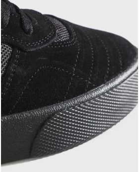 BOTY LAKAI Cambridge