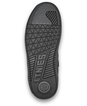 BOTY ETNIES Locut