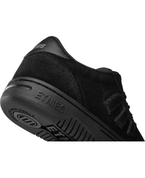 BOTY ETNIES Locut